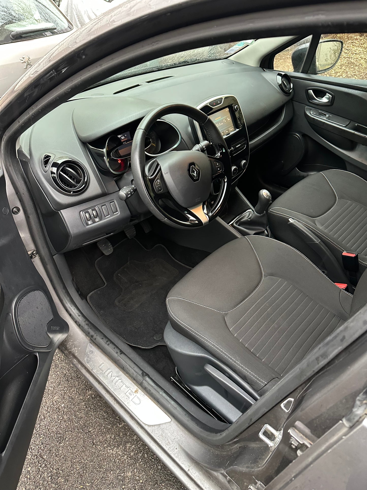 Nettoyage intérieur voiture