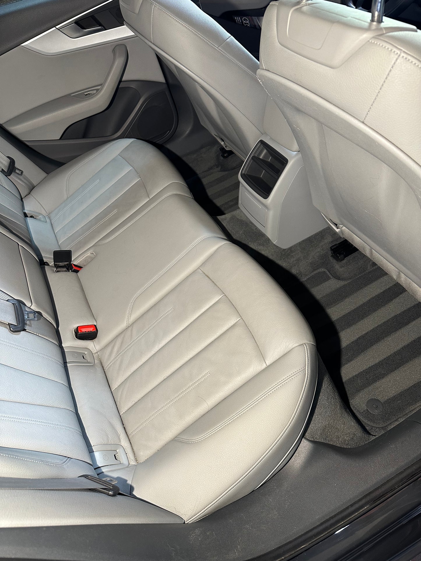 Nettoyage intérieur voiture