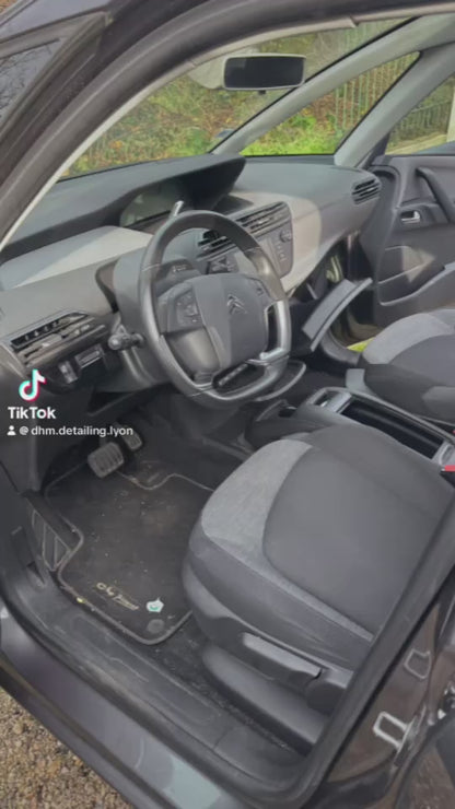 Nettoyage intérieur voiture